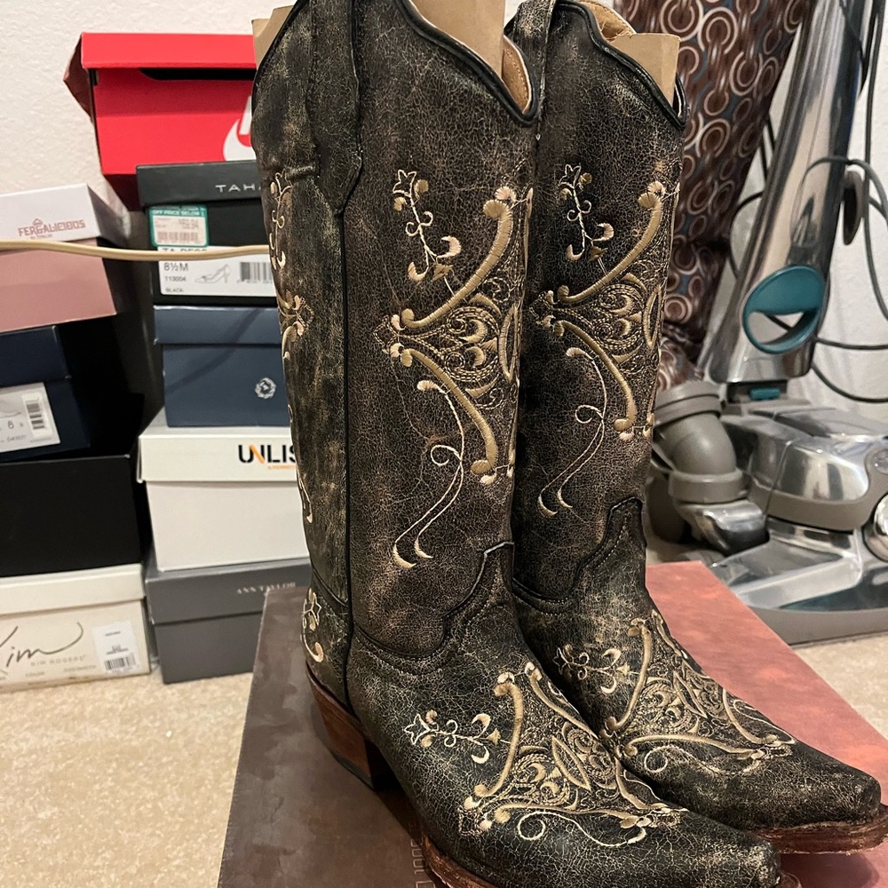 Circle G Women’s Cowboy boots.